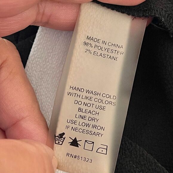 Vince Camuto Off Shoulders Black Top Womens Size M White Bow Halter Neck Flutter - Picture 6 of 8